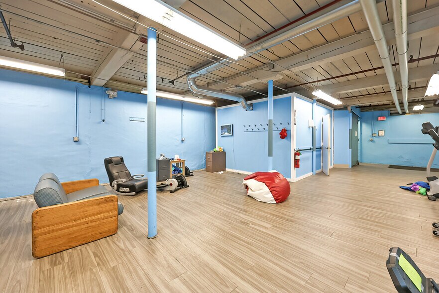 More Photos Of 44 Morris St, Webster Flex For Sale