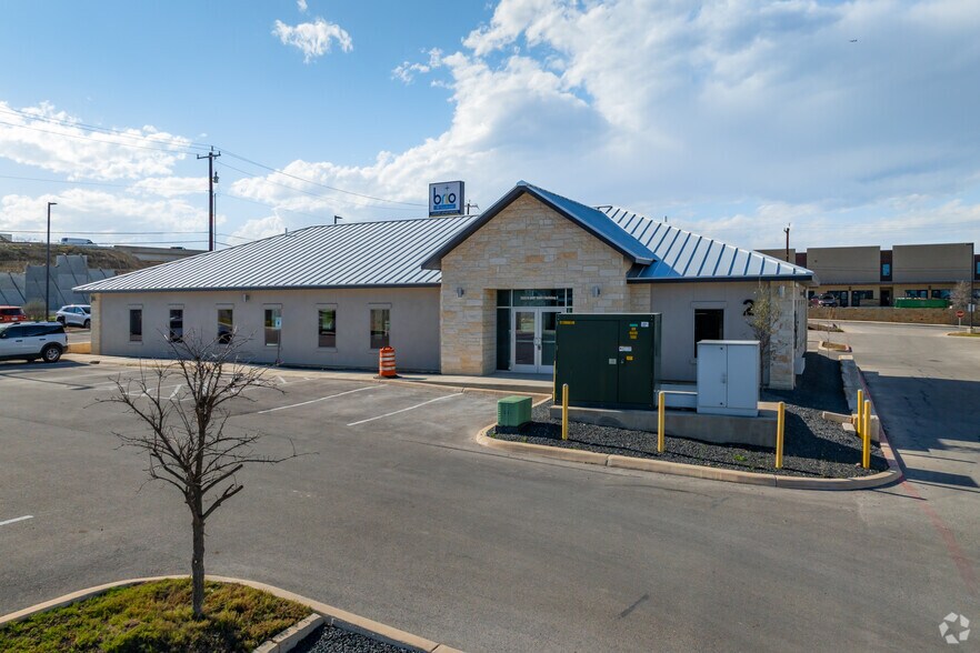 More Photos Of 7323 N Loop 1604 E, San Antonio Unknown For Lease