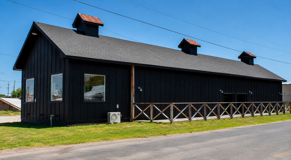 Primary Photo Of 101 N Mason St, Bowie Warehouse For Sale