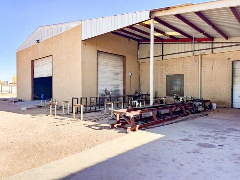 More Photos Of 604 Collins ave, Midland Warehouse For Sale