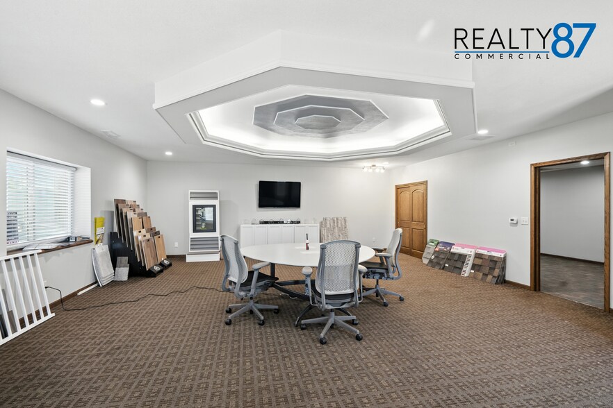 More Photos Of 2700 Stonegate Ct, Hiawatha Industrial For Sale