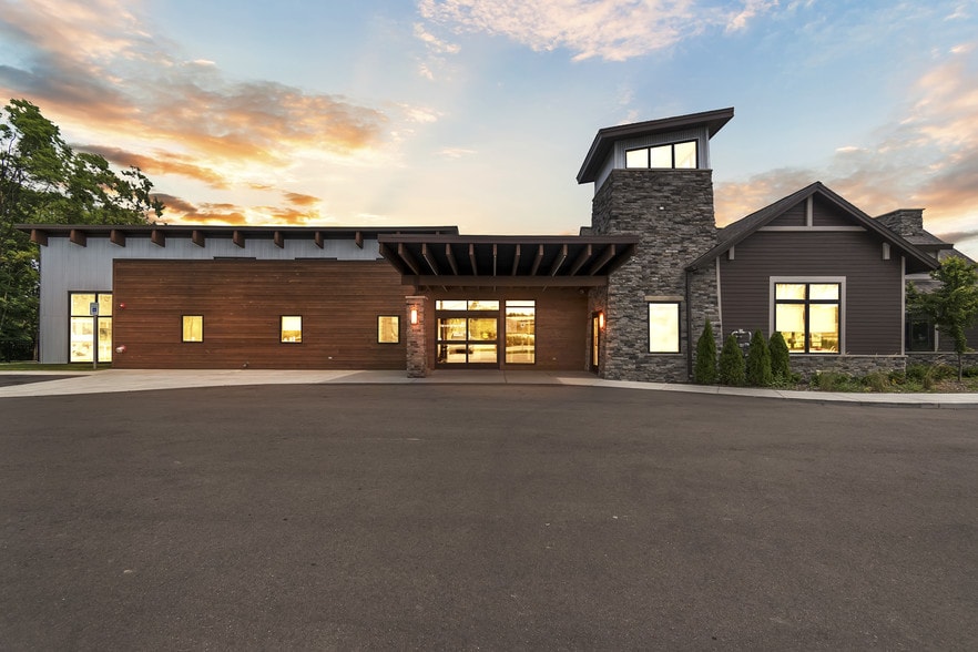 Primary Photo Of 10483 Dixie Hwy, Holly Rehabilitation Center For Sale