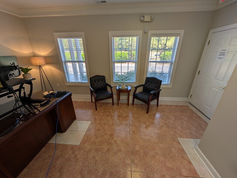 More Photos Of 6511 Creedmoor Rd, Raleigh Office For Lease