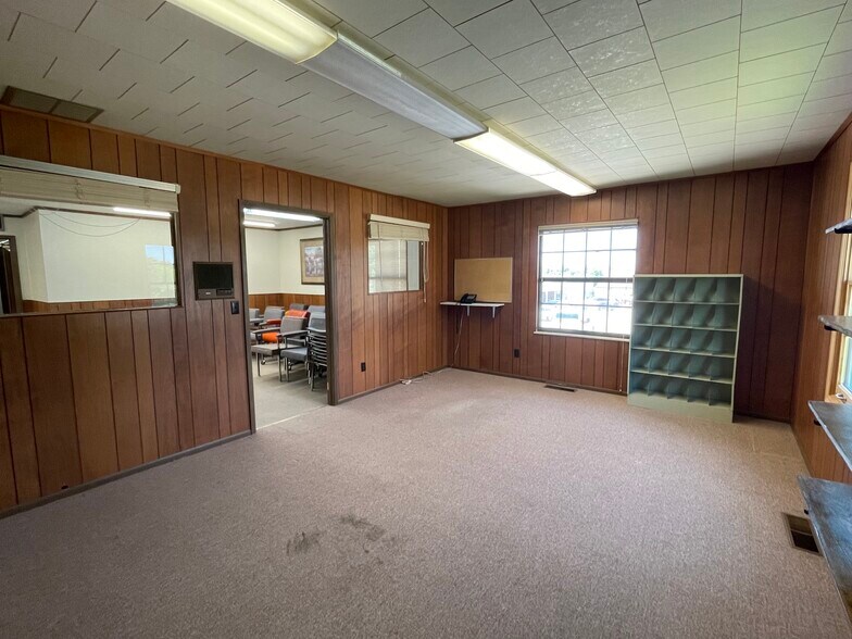 More Photos Of 1925 S Main St, Bloomington Rehabilitation Center For Sale