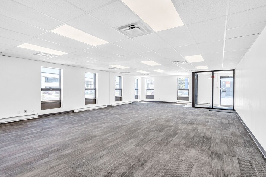 More Photos Of 2700 Lancaster Rd, Ottawa Warehouse For Sale