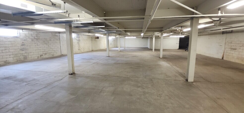 More Photos Of 115 6th St, Upland Light Manufacturing For Lease