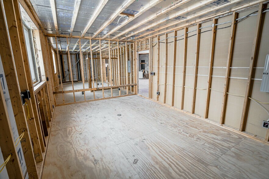 More Photos Of 2324 Vermillion St, Hastings Freestanding For Lease
