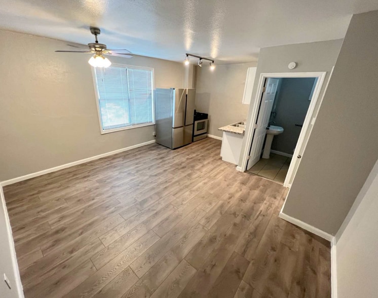 More Photos Of 2705 Lorraine St, Houston Apartments For Sale