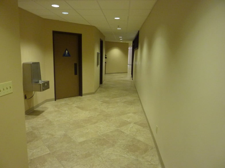 More Photos Of 970 S Village Oaks Dr, Covina Medical For Lease