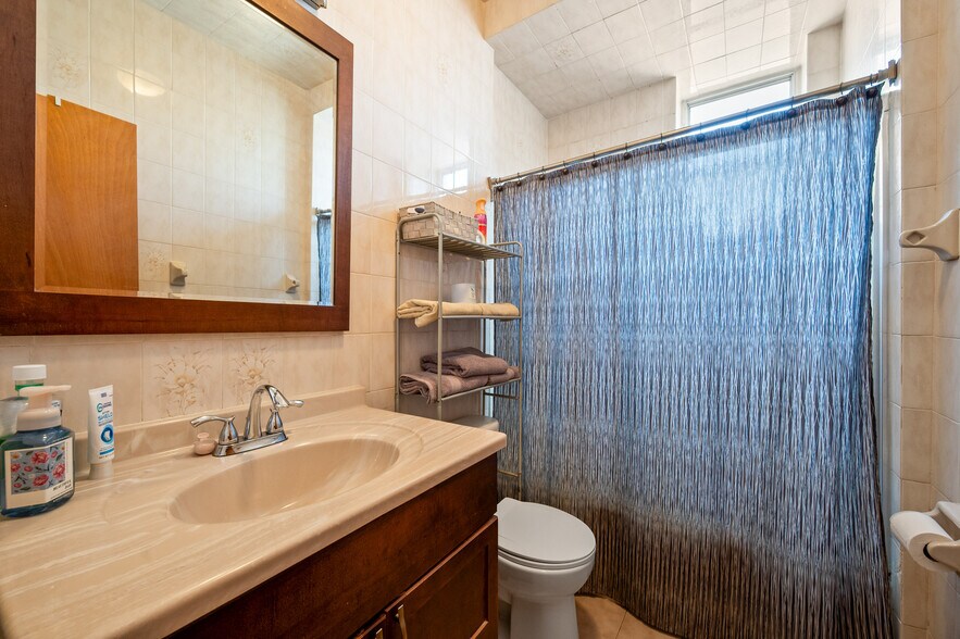 More Photos Of 2101 76th St, Brooklyn Flex For Sale