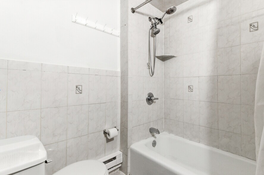 More Photos Of 99 Pulaski St, Newark Apartments For Sale