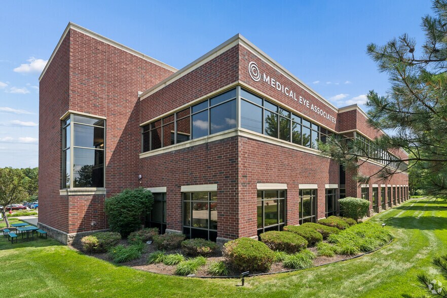 More Photos Of N19W23993 Ridgeview Pky, Waukesha Office For Sale