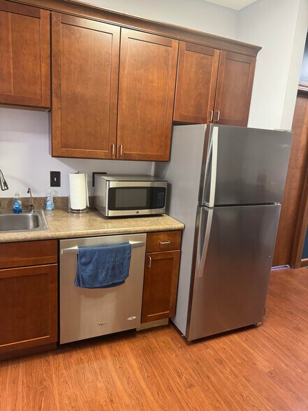 More Photos Of 134 Northwoods Blvd, Columbus Office For Lease