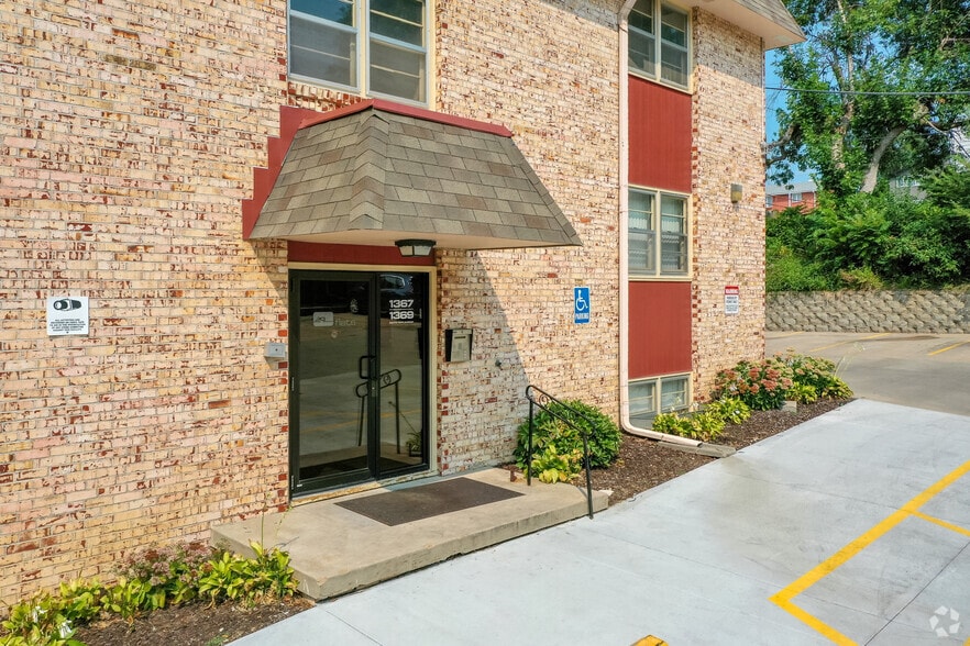 More Photos Of 1367-1369 S 76th Ave, Omaha Apartments For Sale