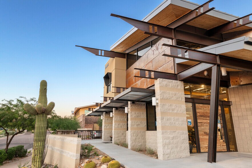 More Photos Of 17465 N 93rd St, Scottsdale Showroom For Lease