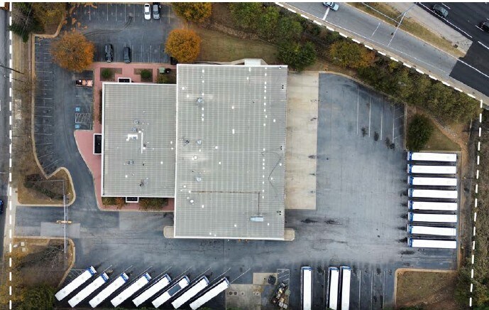 More Photos Of 260 SE University Ave, Atlanta Industrial For Sale