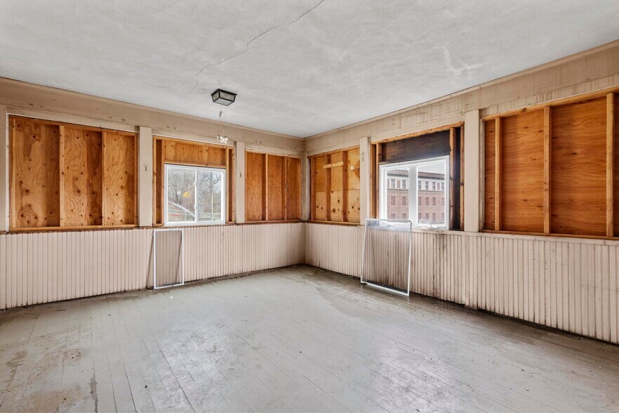 More Photos Of 19 Goodwill Ave, Meriden Specialty For Sale