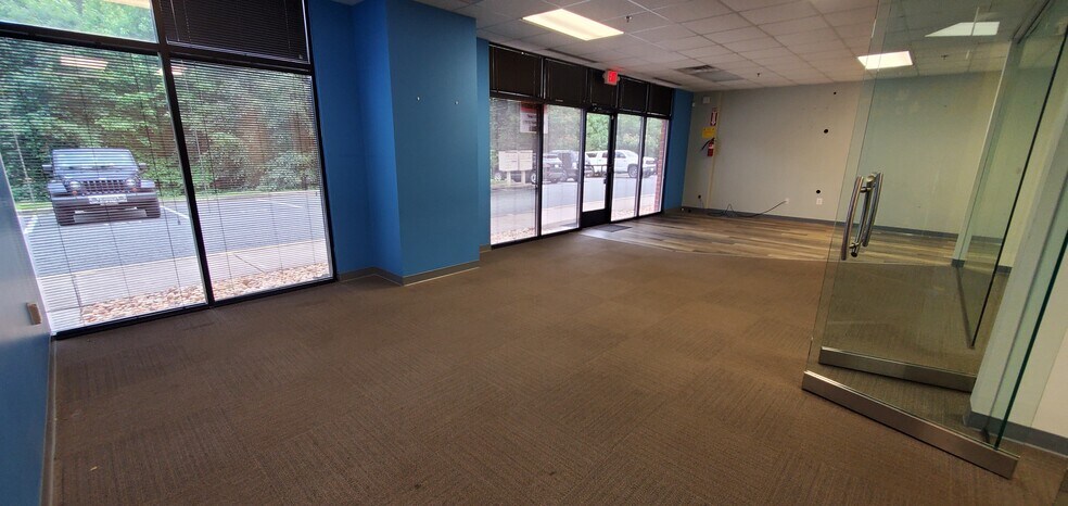 More Photos Of 3619 Richmond Hwy, Stafford Light Distribution For Lease