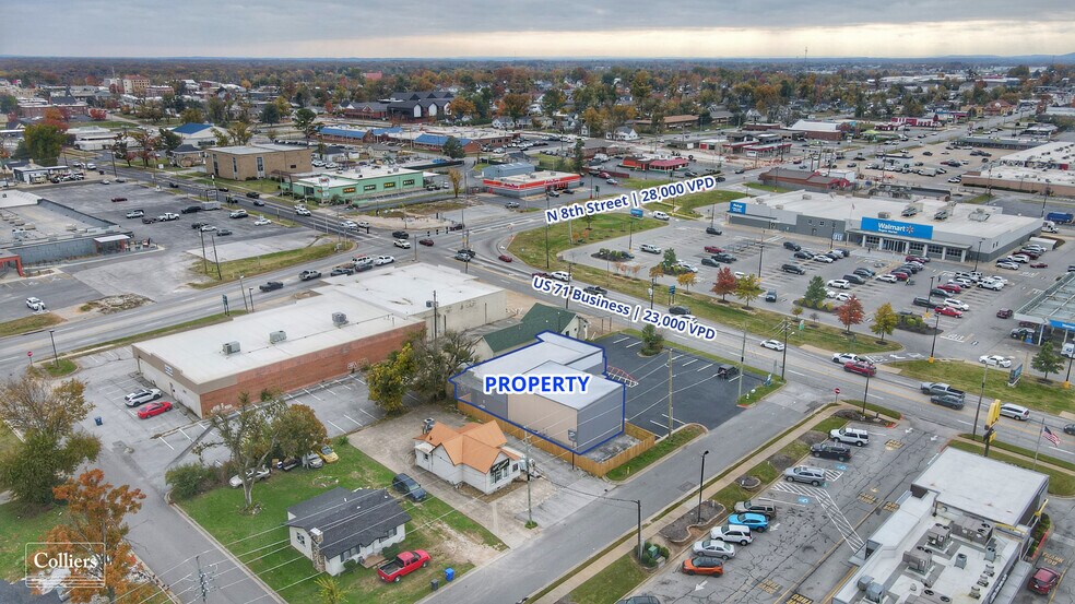 More Photos Of 817 W Walnut St, Rogers General Retail For Lease