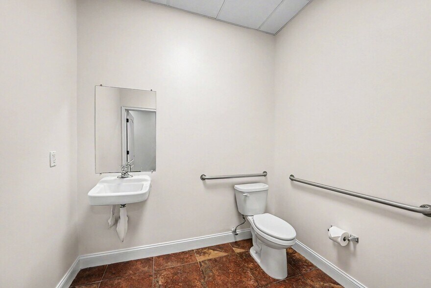 More Photos Of 2505 Seven Springs Blvd, New Port Richey Loft Creative Space For Lease