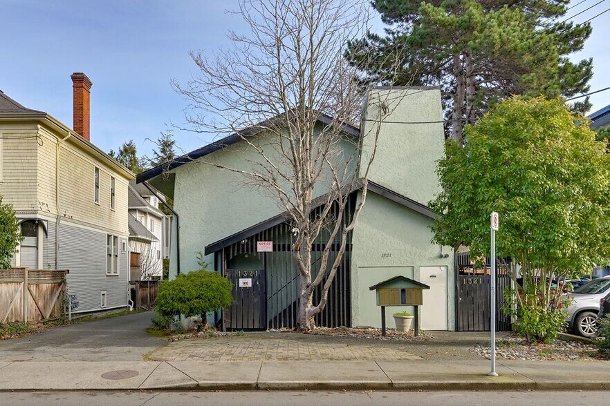 More Photos Of 1321 Fernwood Rd, Victoria Apartments For Sale