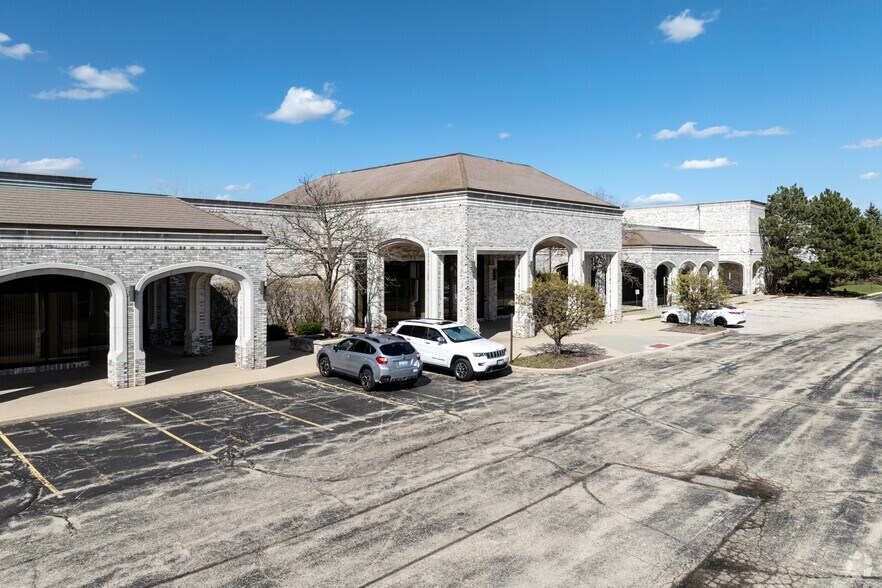 More Photos Of 2500 W Golf Rd, Hoffman Estates Warehouse For Lease