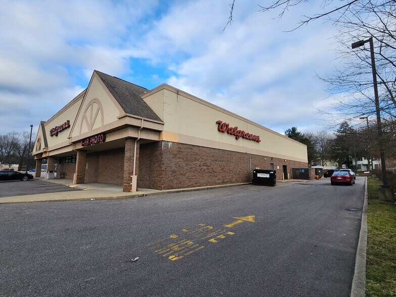 More Photos Of 1303 Copley Rd, Akron Drugstore For Lease