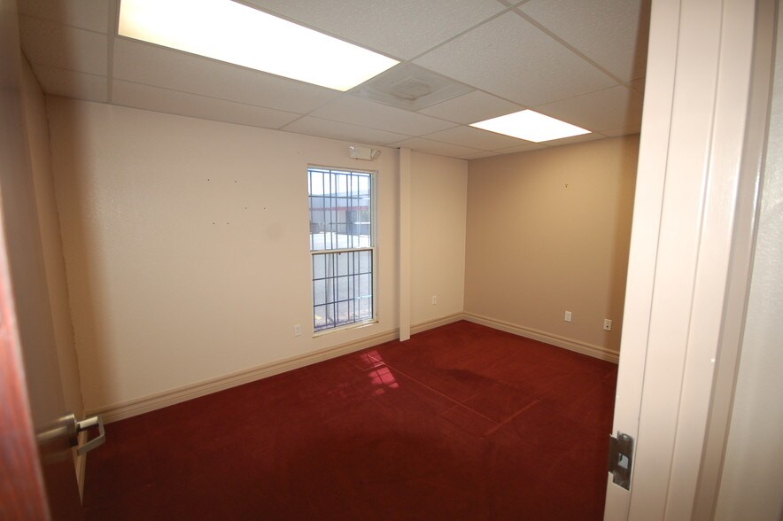 More Photos Of 6501 Boeing Dr, El Paso Office For Lease
