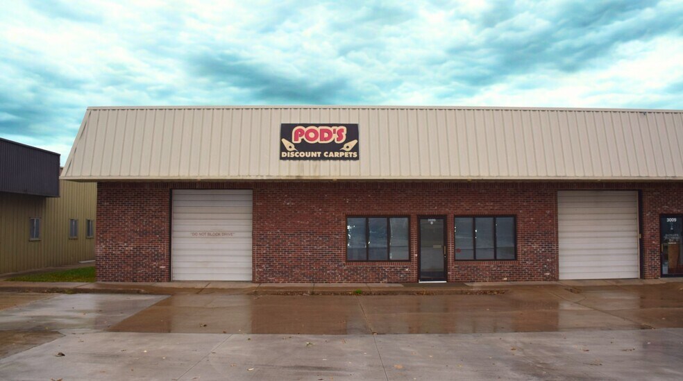 More Photos Of 3009 Four Wheel Dr, Lawrence Warehouse For Lease