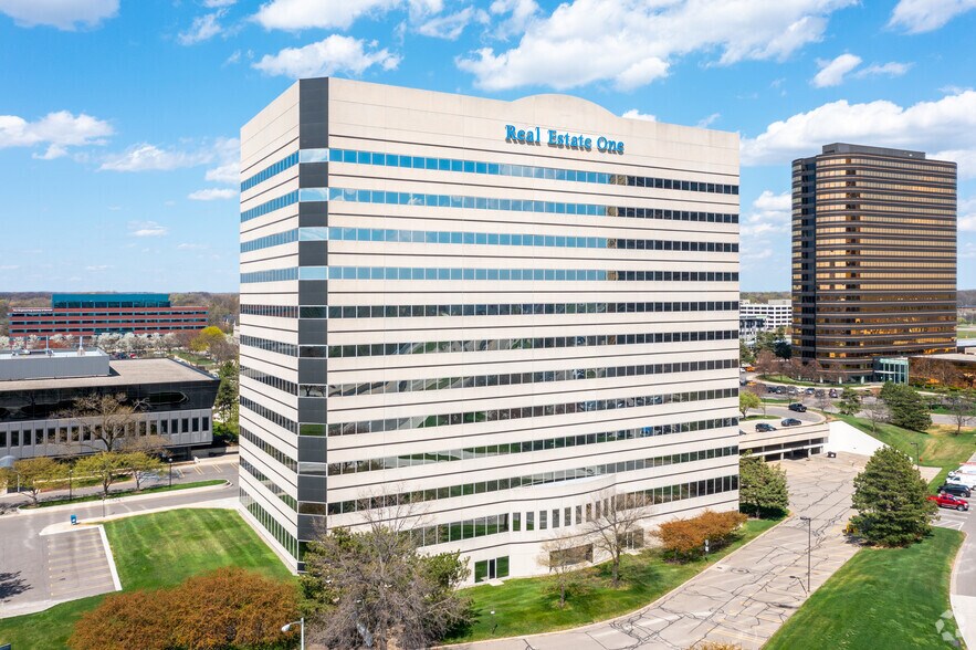 More Photos Of 25800 Northwestern Hwy, Southfield Office For Lease