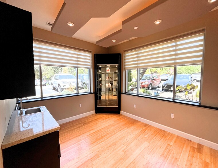 More Photos Of 838 Nordahl Rd, San Marcos Medical For Lease