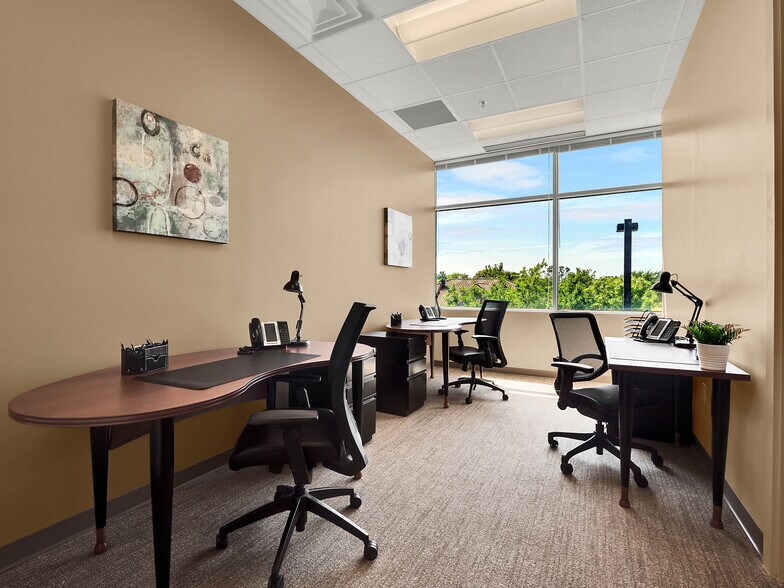 More Photos Of 1540 International Pky, Lake Mary Office For Lease