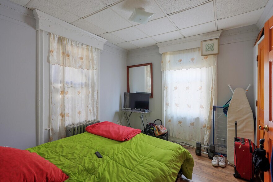 More Photos Of 150 Dayton St, Newark Multifamily For Sale