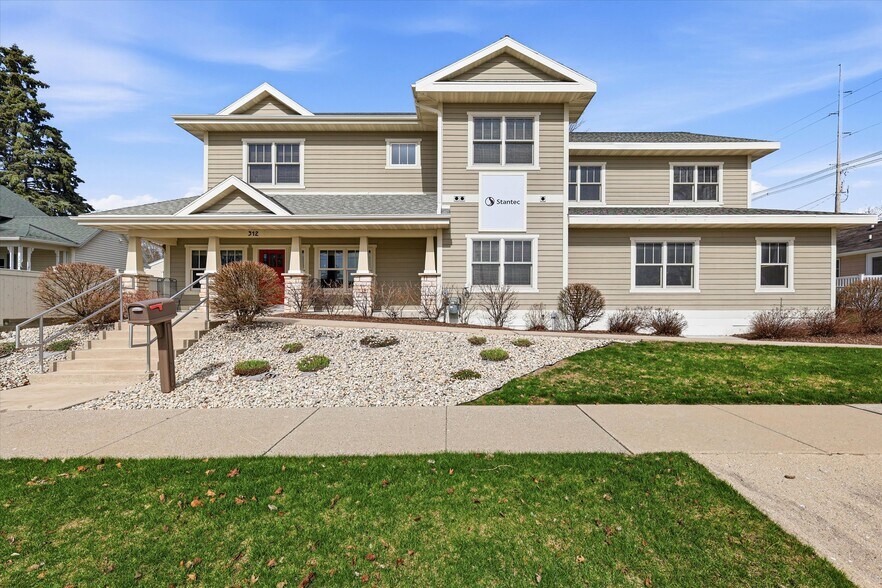 Primary Photo Of 312 N 5th Ave, Sturgeon Bay Office For Sale