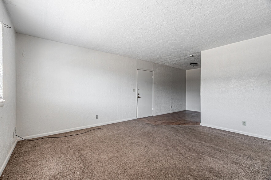 More Photos Of 1621 N 13th St, Frederick Apartments For Sale