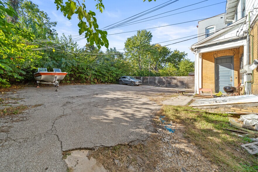 More Photos Of 3826 Warwick Blvd, Kansas City Apartments For Sale