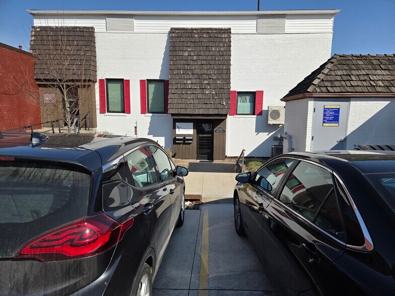 More Photos Of 2140 Front St, Cuyahoga Falls Storefront Retail Office For Lease