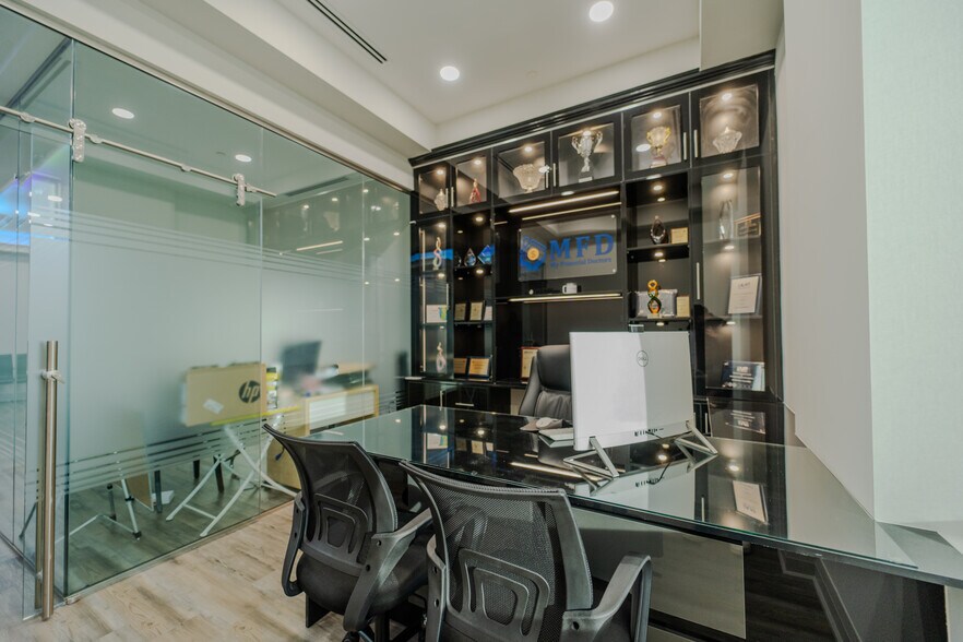 More Photos Of 3465 Platinum Dr, Mississauga Storefront Retail Office For Sale