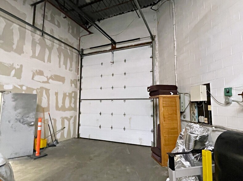 More Photos Of 30R Pine St, Stoneham Industrial For Lease