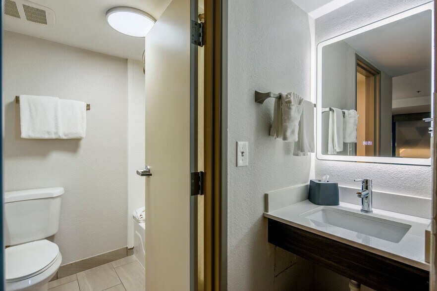 More Photos Of 1405 S Westwood, Mesa Hotel For Sale