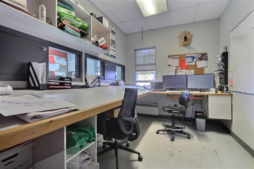 More Photos Of 680 Av Jean-Demers, Bécancour Industrial For Lease