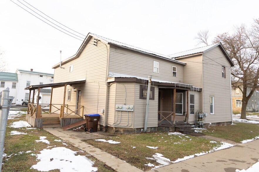 More Photos Of 125 E Main St, Titusville Apartments For Sale