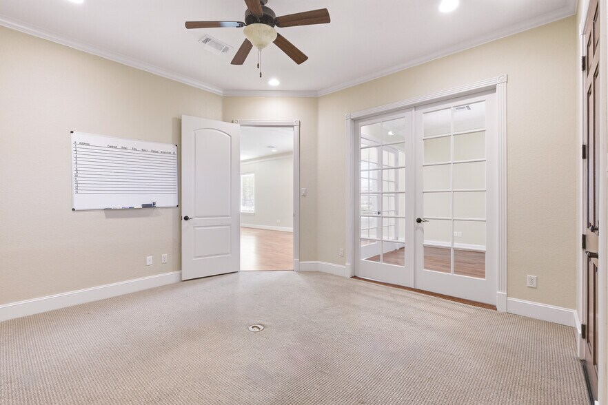 More Photos Of 11623 Spring Cypress Rd, Tomball Office For Sale