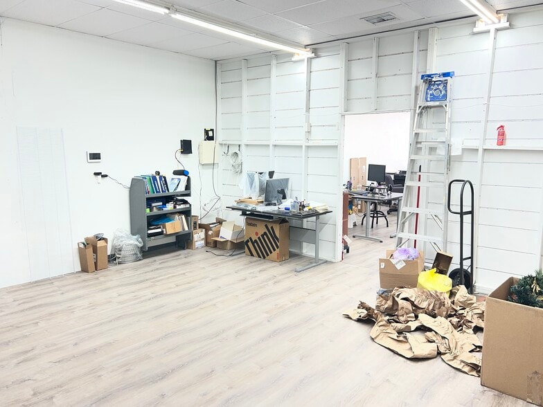 More Photos Of 101 W Morgan St, Brandon General Retail For Lease