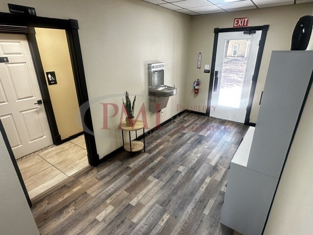 More Photos Of 205 W Boutz Rd, Las Cruces Office For Lease