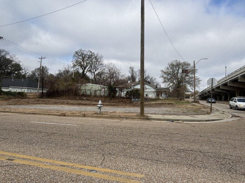 More Photos Of 2224 Southern Ave, Memphis General Retail For Sale