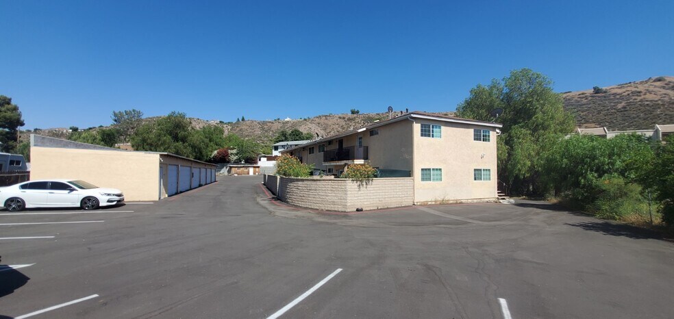 More Photos Of 17717 Scherzinger Ln, Santa Clarita Apartments For Sale