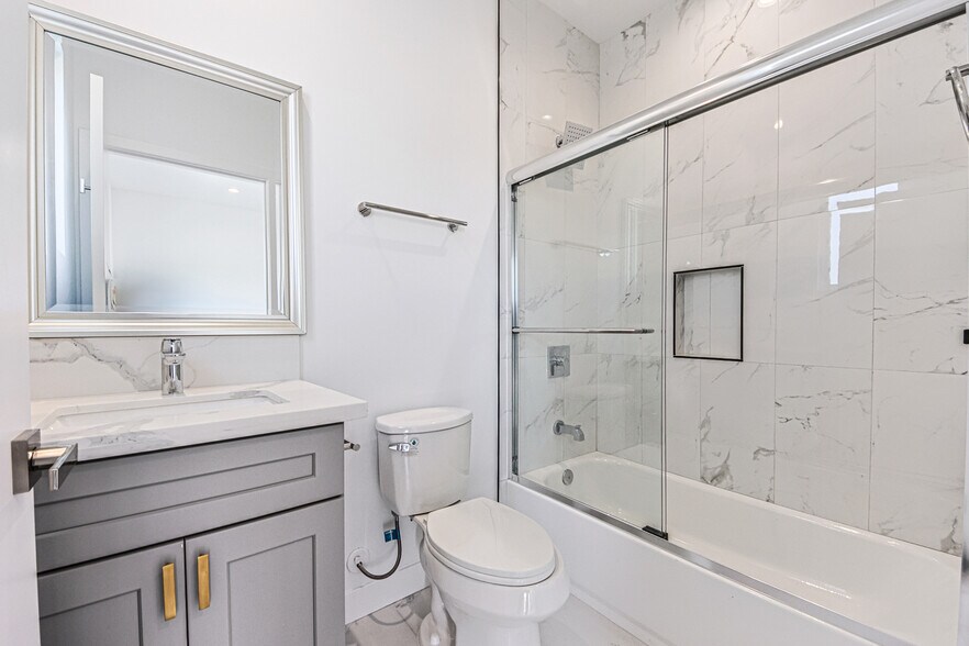 More Photos Of 1923 Carmona Ave, Los Angeles Multifamily For Sale