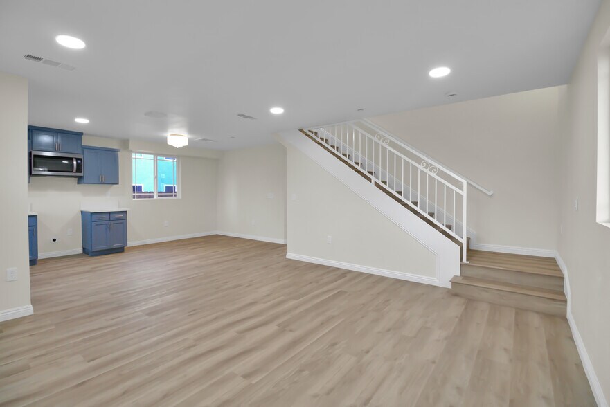 More Photos Of 815 G St, Wilmington Apartments For Sale