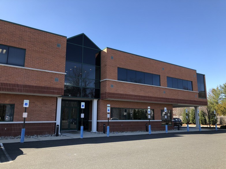 More Photos Of 192 Summerhill Rd, East Brunswick Office For Lease